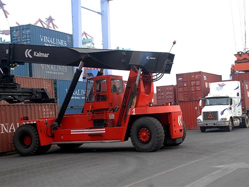 Nhu cầu vận chuyển hàng hóa từ Trung Quốc về Việt Nam đang là rất lớn