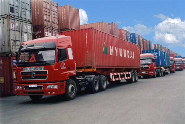 Lượng hàng hóa nhập vận chuyển hàng từ Trung Quốc về TPHCM là rất lớn
